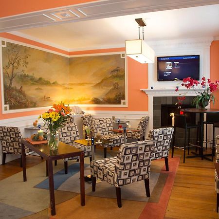 Queen Anne Inn Чатъм Екстериор снимка