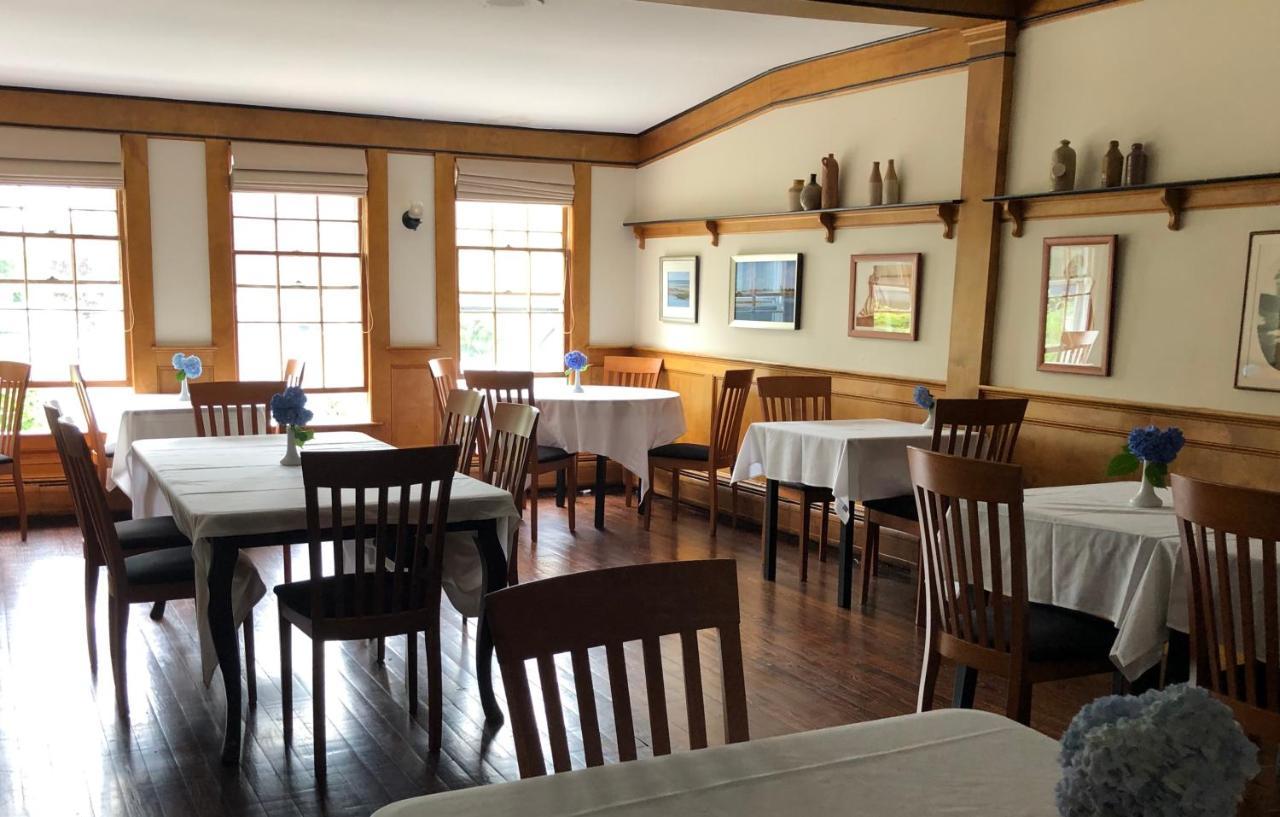 Queen Anne Inn Чатъм Екстериор снимка