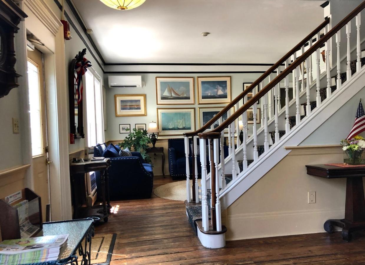 Queen Anne Inn Чатъм Екстериор снимка