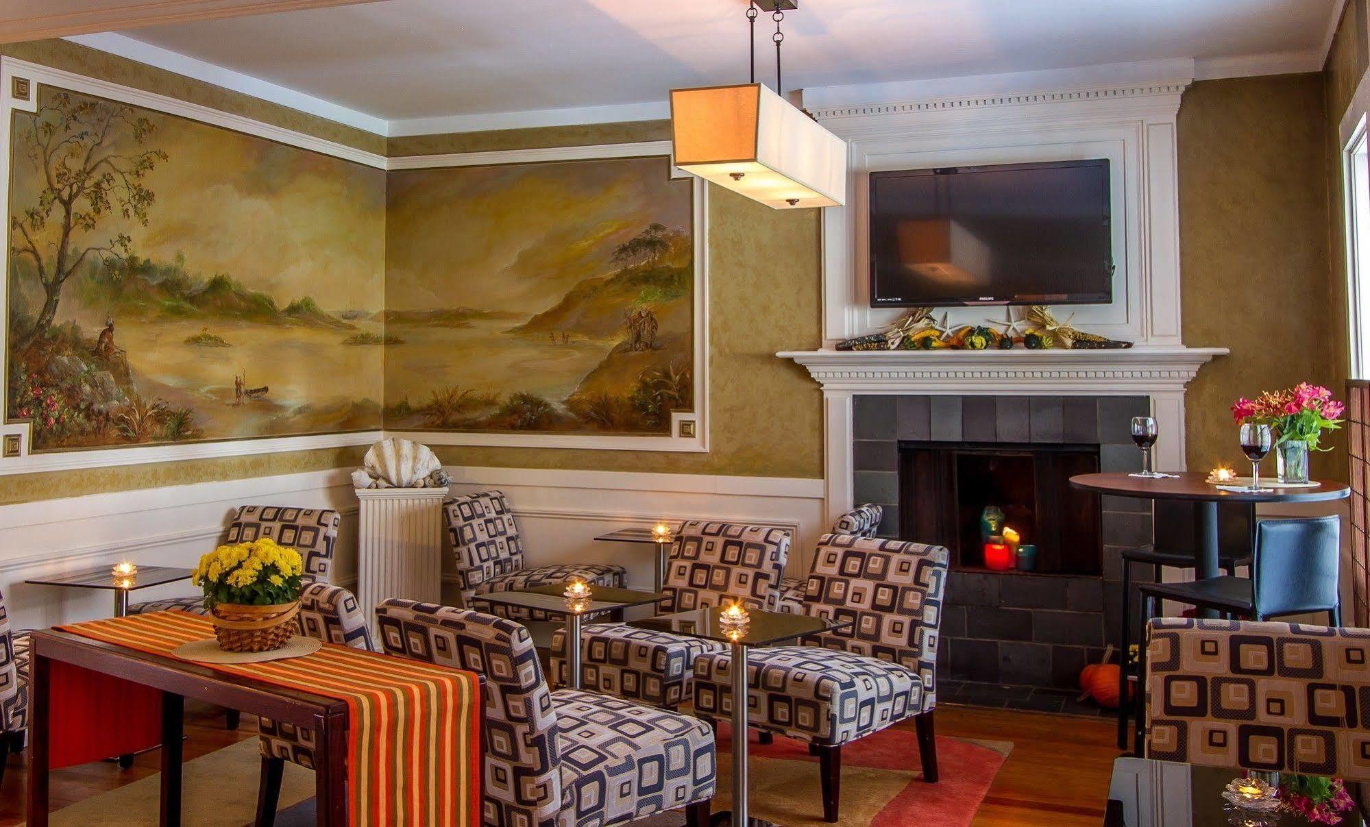 Queen Anne Inn Чатъм Екстериор снимка